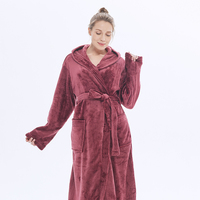 Design personnalisé avec Logo Super Doux Chaud Adulte Hôtel Femmes En Peluche Peignoir De Luxe Solide Flanelle Polaire Peignoir
