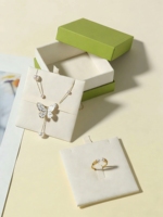 Boîte d'emballage en carton ondulé avec logo personnalisé, fermeture magnétique pour boucles d'oreilles, colliers, bijoux, cadeaux, laminage brillant, estampage