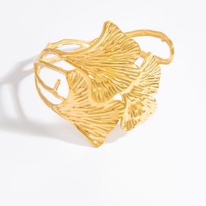 Pulseras de Acero Inoxidable Impermeables para Mujer, Diseño Único para Accesorios de Nicho, Joyería Inalterable al Color para Aniversarios - Product Image 5