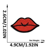 Patch en tissu brodé rouge le plus vendu, logo brodé créatif, patch décoratif pour emballage de vêtements, vente en gros