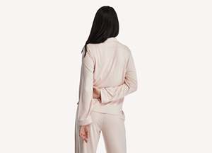 Pijama de bambú respetuoso con el medio ambiente, transpirable, hecho por tela de bambú 100% - Product Image 2