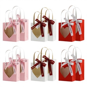 Sacs cadeaux en carton pour la Saint-Valentin, les mariages et les fêtes, avec fenêtre transparente en forme de cœur, recyclables, avec ruban, pour friandises et cadeaux - Product Image 4