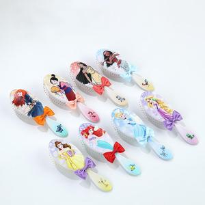 Peine <span class=keywords><strong>de</strong></span> Dibujos Animados con Diseño <span class=keywords><strong>de</strong></span> Princesa Ariel, Blancanieves y Cenicienta, Peine Antiestático con Lazo para Masaje Capilar para Niños, Se Acepta Logotipo Personalizado - Product Image 3