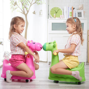 Asiento de inodoro para niños Topbele con ruedas y diseño de dibujos animados para el entrenamiento de ir al baño para niños pequeños - Product Image 2