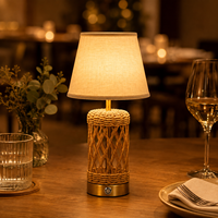 Lampe de table sans fil rechargeable 2700K Simple DC avec corps en rotin et abat-jour en tissu remplaçable pour restaurant, café, hôtel