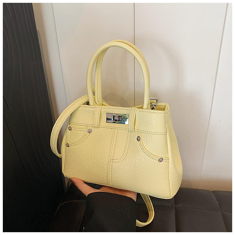 สีเหลือง