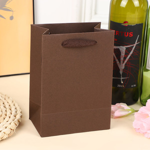 Sac en papier non couché de style européen avec poignée en coton sur mesure, aspect minimaliste pour l'emballage des magasins de sous-vêtements et de chaussures - Product Image 4