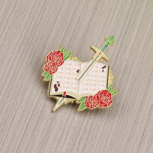 Badge littéraire fantastique élégant, idéal pour les amateurs de <span class=keywords><strong>littérature</strong></span> et de fantastique, accessoire de mode polyvalent - Product Image 3