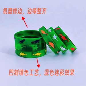 Pulsera de silicona con diseño de dinosaurio, paquete de 6, color verde con patrones coloridos de dinosaurios para decoración infantil, pulseras no tóxicas - Product Image 5