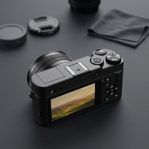 Cámara de Vlogging Portátil de Doble Lente 48MP 4K con Pantalla de 2.8" AF Flash 16X Tipo-C OEM Disponible DC218 16X Captura Detallada y Potente - Product Image 1