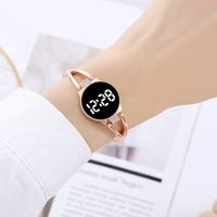 Jam Tangan Digital Desain Tali Unik Fashion LED Layar Sentuh Elektronik Mewah Gaya Korea Baru 2026 Hadiah untuk Pelajar Wanita dan Remaja Putri