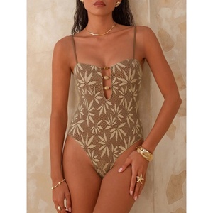 Maillot <span class=keywords><strong>de</strong></span> <span class=keywords><strong>bain</strong></span> une pièce bohème en crochet pour femme, motif feuille élégant, push-up, col halter, tons terre, collection été 2026 - Product Image 1