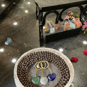 Llavero de Moda con Cristal de Cuarzo Natural Mixto, Tallado y Grabado con Tema de Amor Pellocci, Forma Irregular, para Regalo - Product Image 3