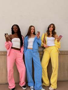 Conjunto de Sudadera con Capucha y Pantalones para Mujer, Color Personalizado, Tres Piezas, Ropa Informal, Top, Pantalones Deportivos, Chándal, Venta al Por Mayor - Product Image 1