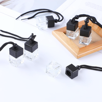 Flacon diffuseur de parfum pour voiture, vide, carré, en verre transparent, rechargeable, 8 ml, avec bouchon à vis en bois noir et logo personnalisé sérigraphié