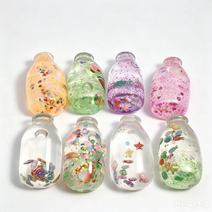 Bouteille souple en forme de bouteille de sirop de malt en gros - Amusez-vous à presser avec une bouteille transparente et un effet pailleté anti-stress - Product Image 1