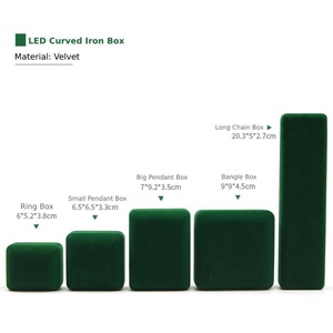 Boîte à bijoux de luxe personnalisée avec logo, base en fer, en velours, avec lumière LED blanche, étui pour bague et pendentif - Product Image 4