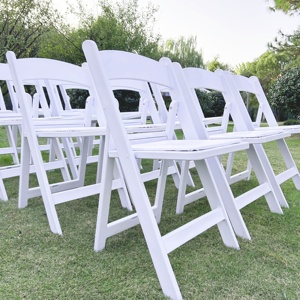 Cerimonia del giardino di alta qualità leggero pieghevole sedia da sposa in plastica bianco in resina <span class=keywords><strong>sedie</strong></span> pieghevoli per esterni per eventi - Product Image 2