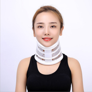 Soporte cervical ajustable blanco para alivio del dolor de cuello, uso en fitness, salud y masajes. - Product Image 1