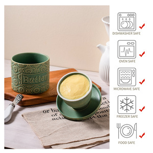 Beurrier en céramique vintage avec couvercle, en grès artisanal à motif gravé, pour la cuisine - Product Image 2