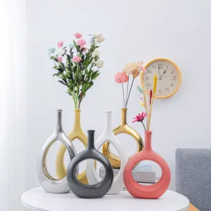 Vas Keramik Porselen Kreatif Modern Semua Musim, Dekorasi Rumah Warna Putih Sederhana Hiasan Bunga Kering Ruang Tamu Ornamen Seni