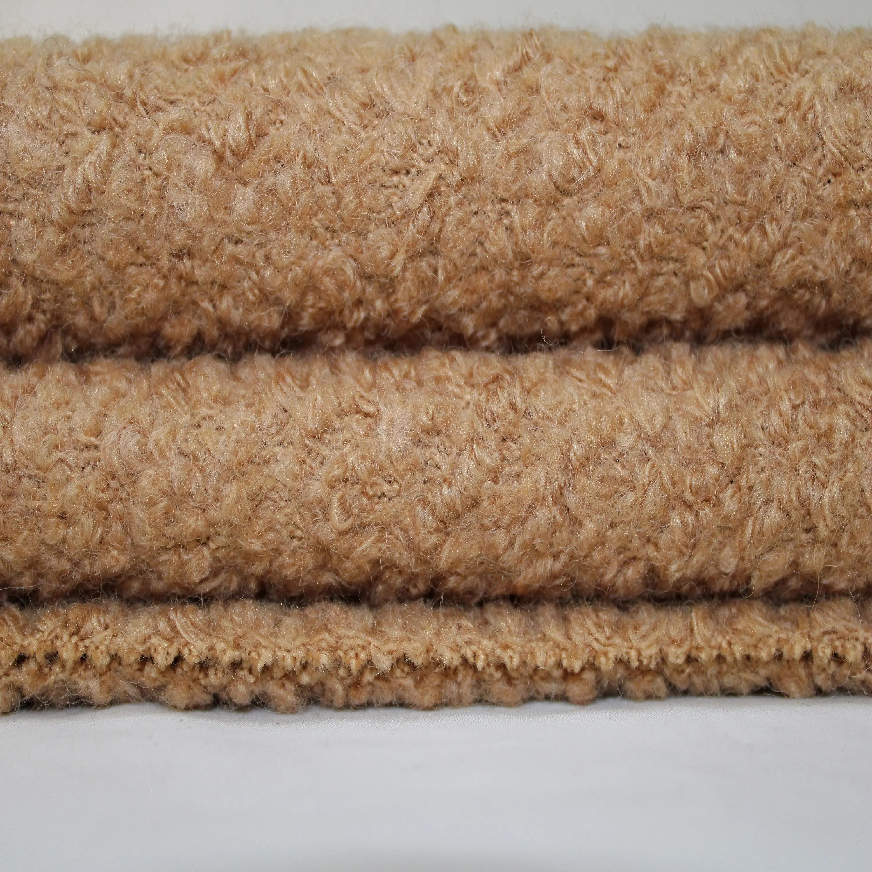 2023 nouvelle usine de mode de conception chaude en stock laine mélange de polyester tricot bouclé tissu pour manteau de cachemire d'hiver