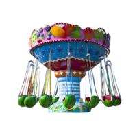 Watermeloen-vliegende stoelattractie, zachte draaiende en naar buiten zwaaiende beweging, milde spanning geschikt voor jonge kinderen