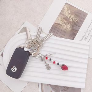 พวงกุญแจโทรศัพท์มือถือรูปสาวหวานเท่เซ็กซี่ สไตล์ Y2K ของตกแต่งสวยงามทันสมัยสำหรับผู้หญิง ใช้ติดกระเป๋าหรือเป็นของขวัญ - Product Image 3