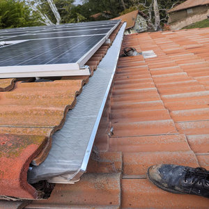 Rete di protezione per grondaie in micro alluminio con filtro antifoglie per la protezione dell'acqua piovana sul tetto, per uso residenziale, commerciale e <span class=keywords><strong>giardino</strong></span>. - Product Image 3
