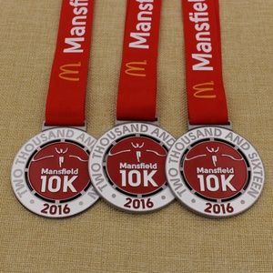 Alta qualità scava fuori La medaglia da corsa Parc La fondotinta in bronzo argento dorato con Sneaker - Product Image 6