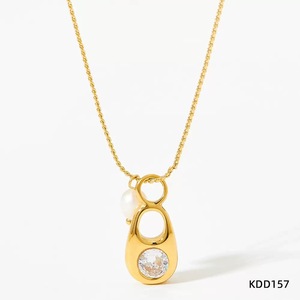 Collier pendentif en zircon plaqué or avec perle et breloque en pierre CZ, idéal pour mariage ou cadeau - Product Image 1