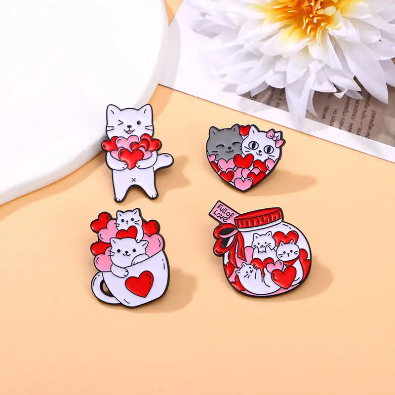 Badges en métal de logo personnalisé professionnel broche de chat de dessin animé créatif mignon rose amour chat griffes broche en métal personnalisé