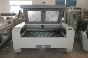 Máquina de corte láser CO2 de 150W 1390 para lámina de plástico, corte láser 3D, cubierta de asiento de coche, máquina de corte láser CO2 mixta - Product Image 5