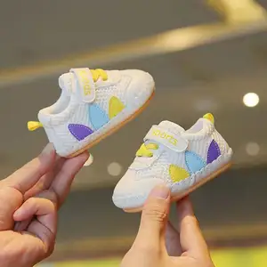 Suola in gomma antiscivolo per bambine nuove scarpe per bambini scarpe per bambini pre-walker in rete scarpe traspiranti per bambini da 1 a 2 anni