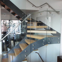 Rampe de sécurité extérieure moderne haut de gamme pour usage résidentiel, en aluminium durable, avec finition résistante à la rouille, pour balcon.