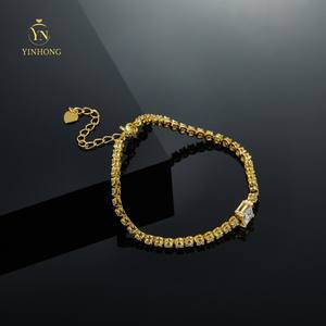 Venta al por mayor de fábrica GRA Certified 925 Silver Moissanite <span class=keywords><strong>Rubik</strong></span>'s Cube Bracelet VVS1 Custom Logo Swiss Micro-Pave - Product Image 4