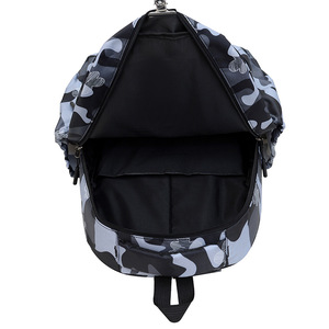 Sac à dos de voyage décontracté léger en nylon et polyester à rayures, trois pièces, pour étudiants, hommes et femmes, idéal pour l'école et les voyages transfrontaliers. - Product Image 4
