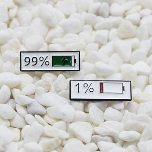 Spilla da bavero in smalto a forma rettangolare creativa con indicatore di batteria del telefono, tema 'Collaborazione che dona energia' - Product Image 3
