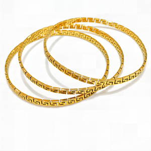 Set di Bracciali Geometrici Trendy a 3 Strati con Motivo a Chiave Greca Classica, Placcati in Oro per Donne - Product Image 5
