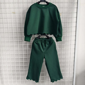 ชุดเสื้อผ้าแม่ลูกแบบเข้าชุด OEM เสื้อสเวตเตอร์แขนยาวคอกลมสำหรับแม่และลูกสาว พร้อมกางเกงขายาว - Product Image 3