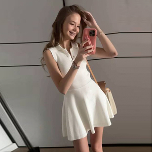 Vestido Mini de Punto con Cuello Polo Estilo Europeo para Mujer, Sin Mangas, con Botones al Frente, Color Sólido, Informal, para el Trabajo - Product Image 2