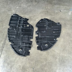 Cubierta Inferior del Motor Lexus 51441/51442-33160, Protección Lateral Izquierda y Derecha para el Modelo ES250 - Product Image 1