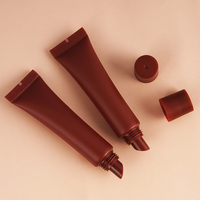 Tube de brillant à lèvres mat personnalisé en terre cuite avec applicateur incliné et bouchon à vis 10 ml pour baume à lèvres, correcteur, emballage souple