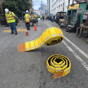 Ralentisseurs de vitesse temporaires portables en caoutchouc épais pour passage piétonnier, rampes de stationnement jaunes, bosses de ralentissement - Product Image 1