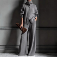 Ensemble 2 pièces Lolita d'hiver en tricot ample à col montant et boutons, comprenant un haut à manches longues et un pantalon large, idéal comme tenue décontractée ou loungewear