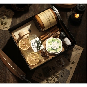 Regalos de Aromaterapia Modernos y Ecológicos Hechos a Mano Directo de Fábrica, Prácticos y Lujosos en Frascos de Vidrio, Decoración para el Hogar, Regalos para Diwali - Product Image 1
