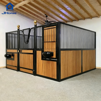 Façades de boxes pour chevaux de luxe européennes JHorse, revêtement poudré, en bambou, pour club équestre commercial, sur mesure