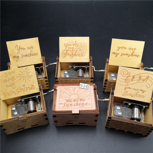 Mini <span class=keywords><strong>caja</strong></span> de música con manivela de madera en stock de fábrica <span class=keywords><strong>para</strong></span> regalo de cumpleaños - Product Image 5