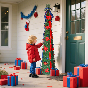 <span class=keywords><strong>Sapin</strong></span> <span class=keywords><strong>de</strong></span> Noël décoratif avec des fleurs rouges, des nœuds bleus et des ornements pour une utilisation en intérieur et en extérieur - Product Image 1
