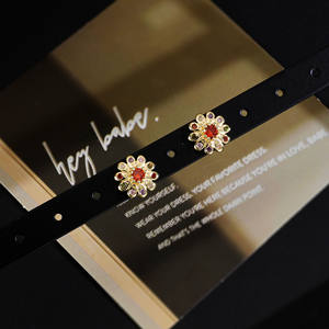 Pendientes de botón de oro de 14k chapados al por mayor con gemas multicolor, diseños surtidos de mariposa, flor, corazón y corona para mujer - Product Image 5